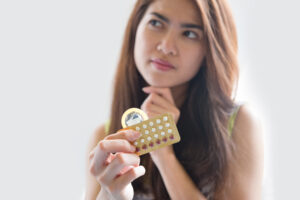 mujers con pastillas anticonceptivas